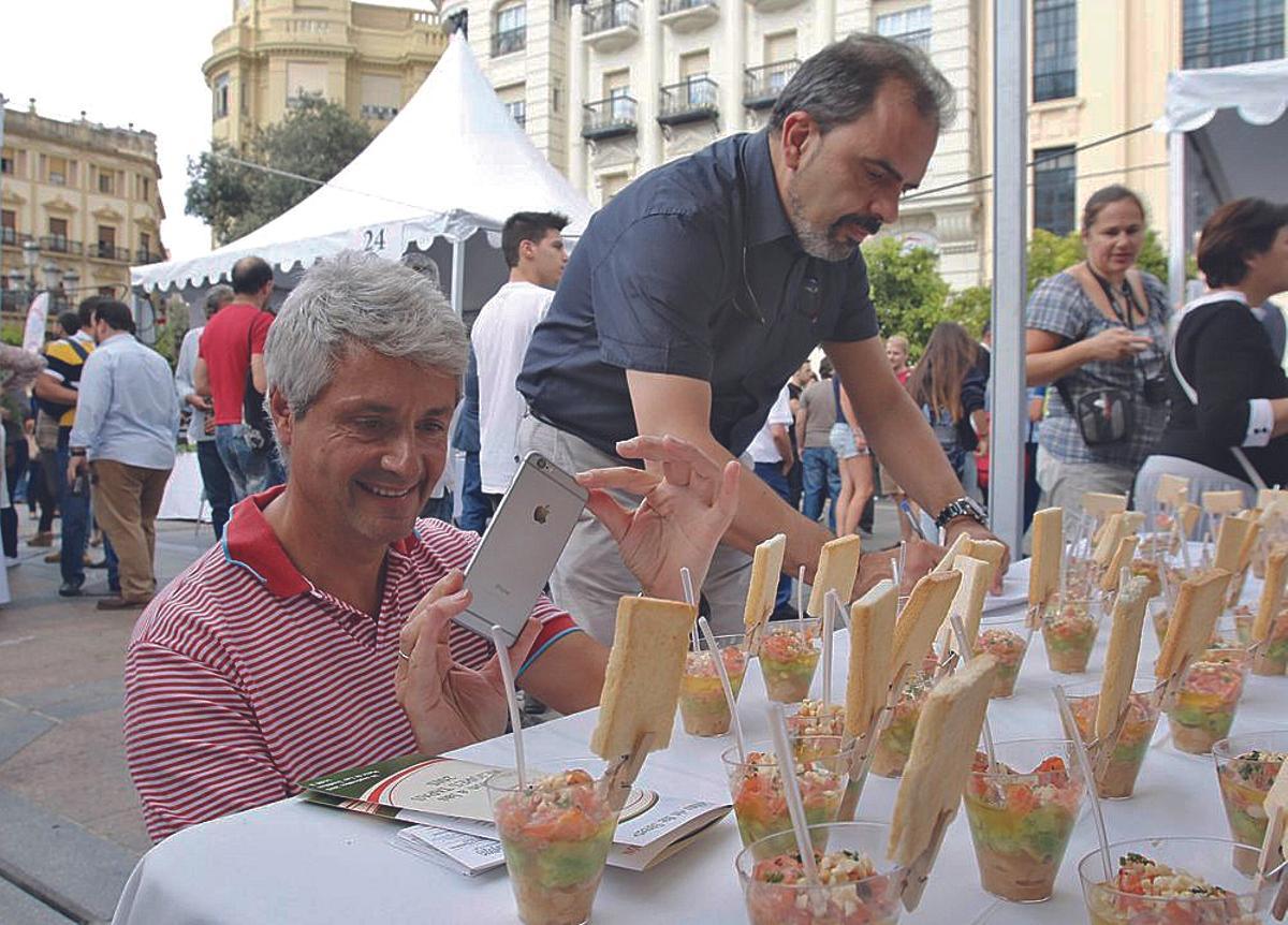 El Córdoba Califato Gourmet ofrece propuestas que esperan ser disfrutadas por unas 5.000 personas.