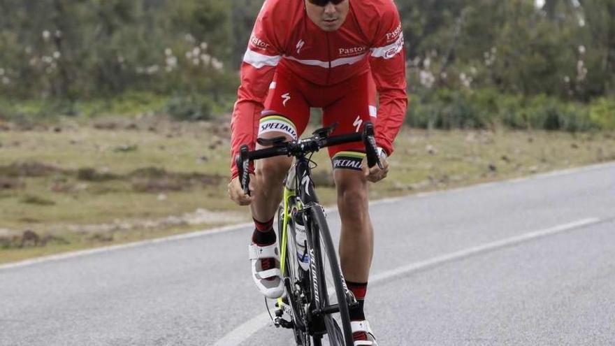 Gómez Noya, durante un entrenamiento. // José Lores