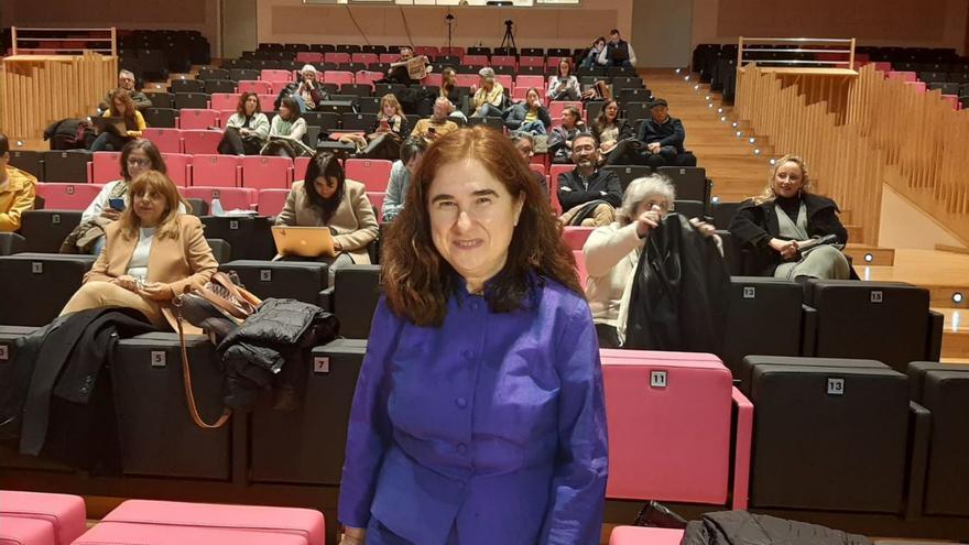 Inés Sánchez de Madariaga, ayer, antes de su ponencia. | L. Palacios