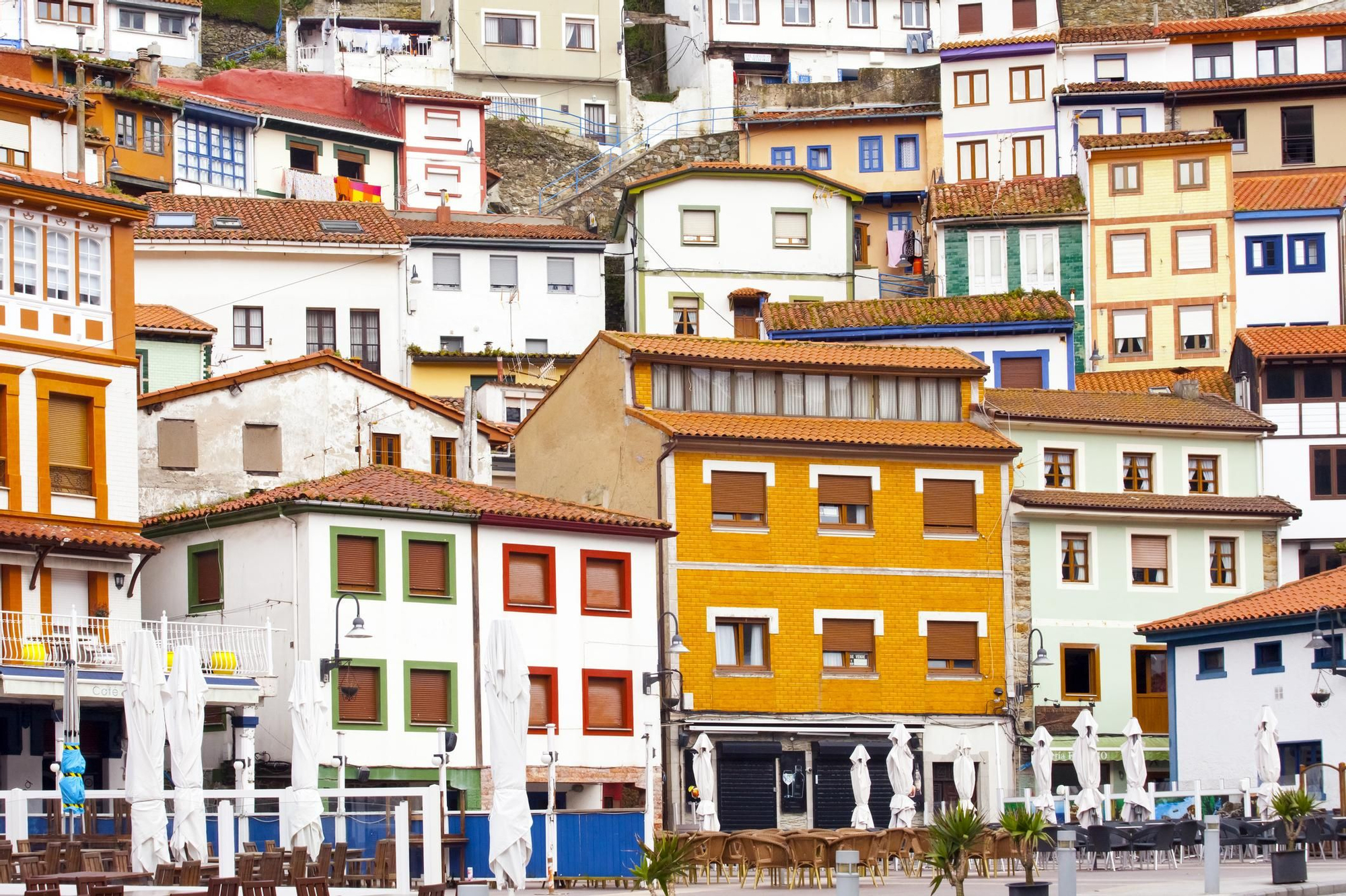 Colores, dame colores, parece decir Cudillero