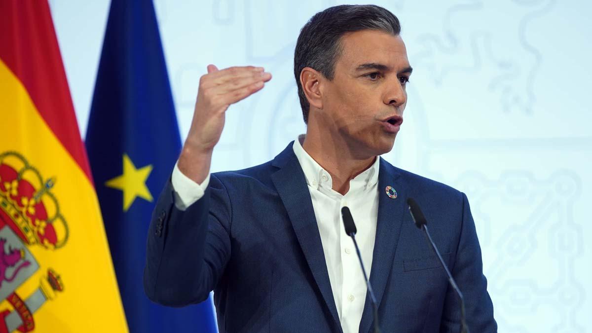 Pedro Sánchez, a las eléctricas y a la banca: "Pueden y deben ayudar a España"