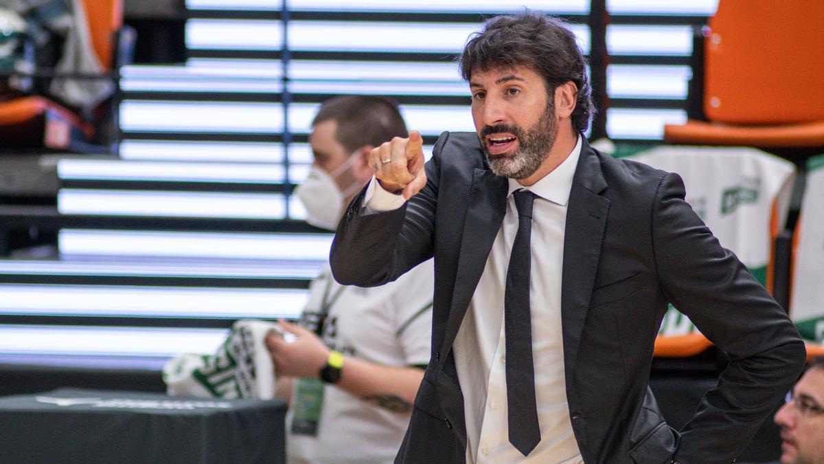 Mumbrú, el 24º entrenador en la historia del Valencia Basket en ACB -  Superdeporte