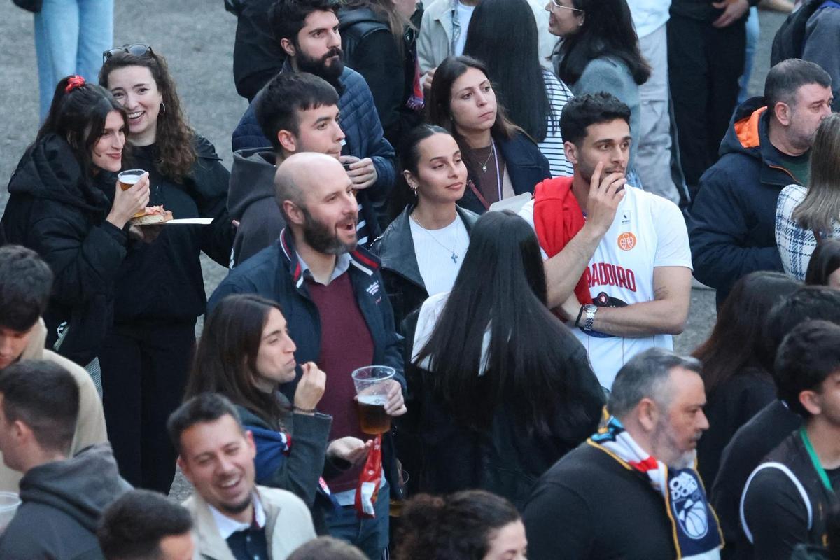 La otra grada del Obradoiro: “Un ascenso é algo histórico, non podía perdermo”