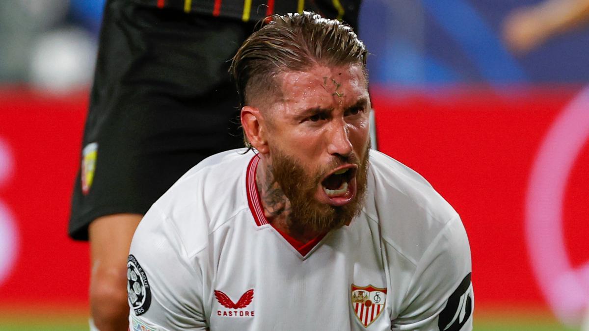 Barcelona beat Sevilla with a Sergio Ramos own goal