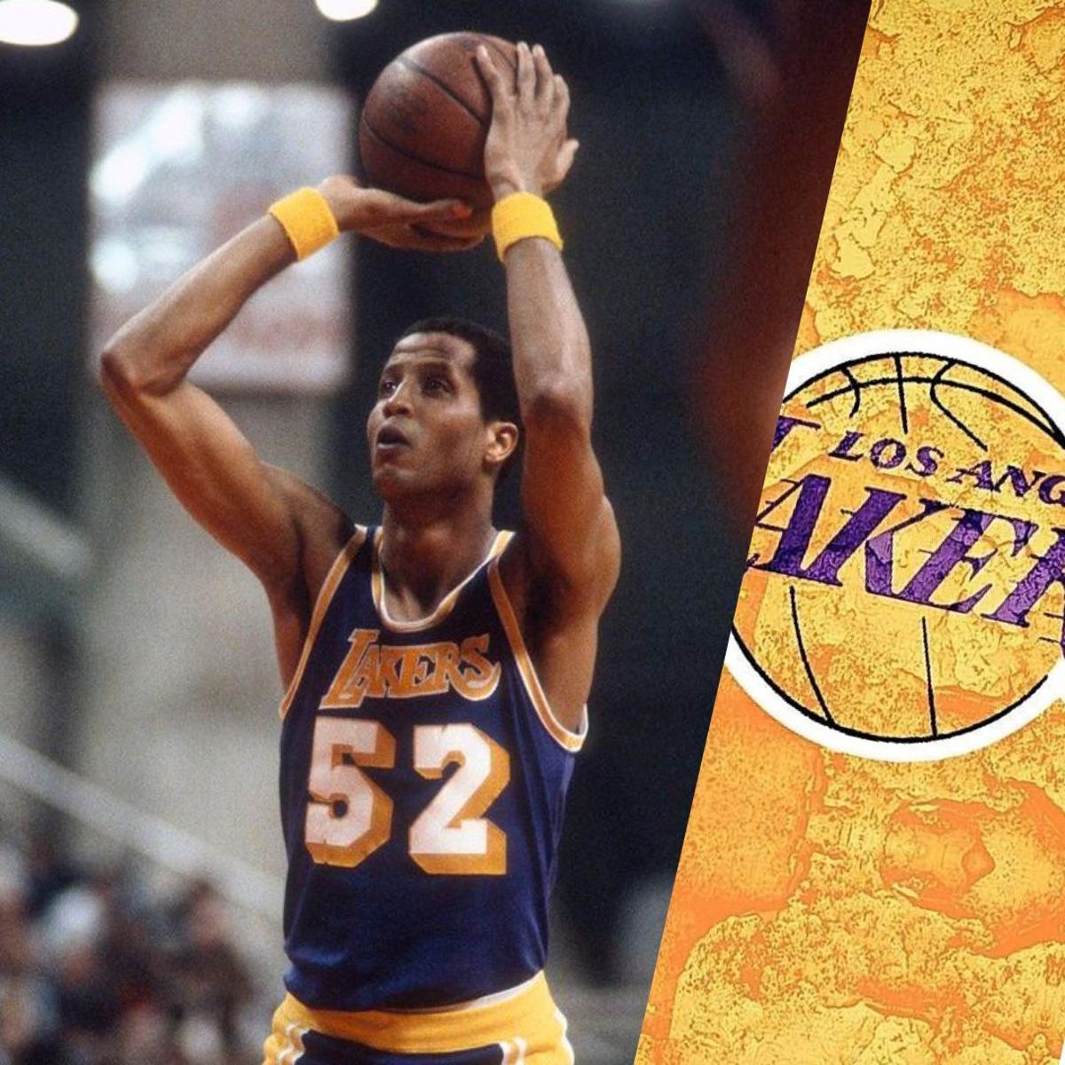 Jamaal Wilkes, que estuvo desde 1977 hasta 1985 en la franquicia, tiene el dorsal 52 retirado.