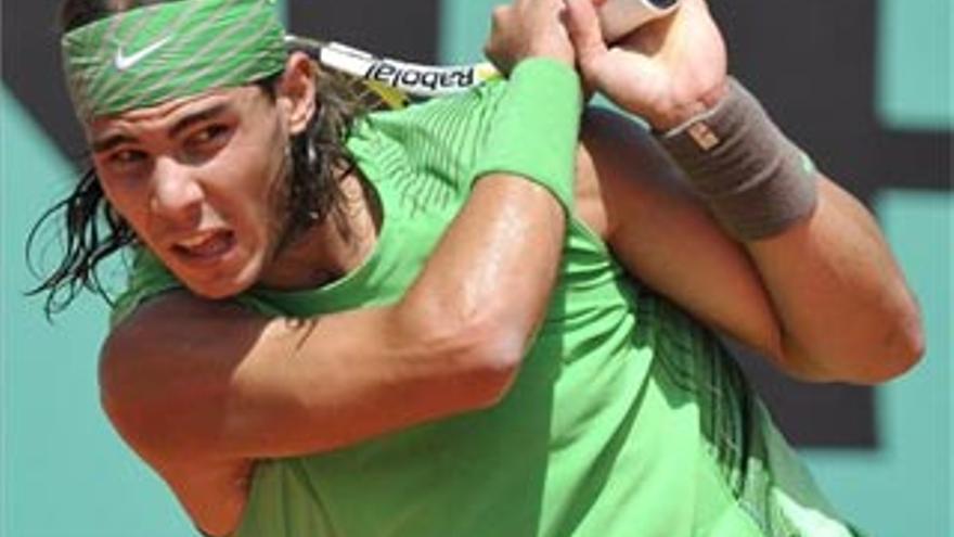 Nadal sigue adelante en Roland Garro