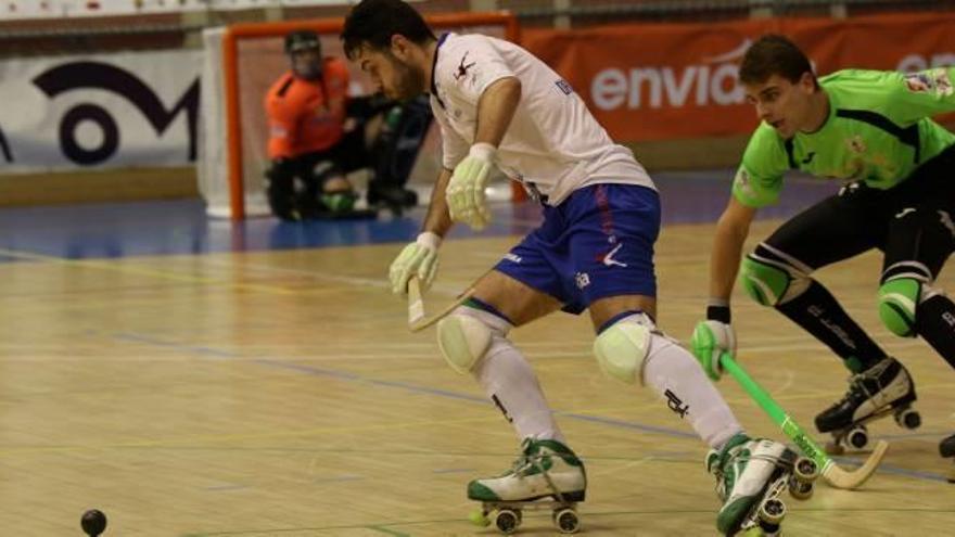 Una jugada del partit d&#039;ahir entre el Liceo i el Lloret al pavelló Amaya Valdemoro d&#039;Alcobendas.