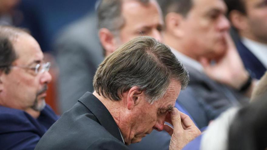 El Supremo de Brasil concede prisión domiciliaria "temporal" a Bolsonaro