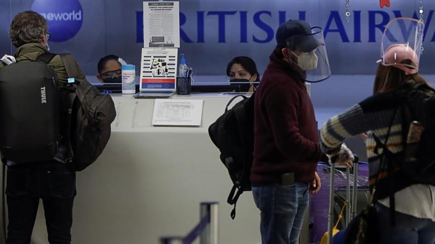 Pasajeros en el punto de atención de British Airways