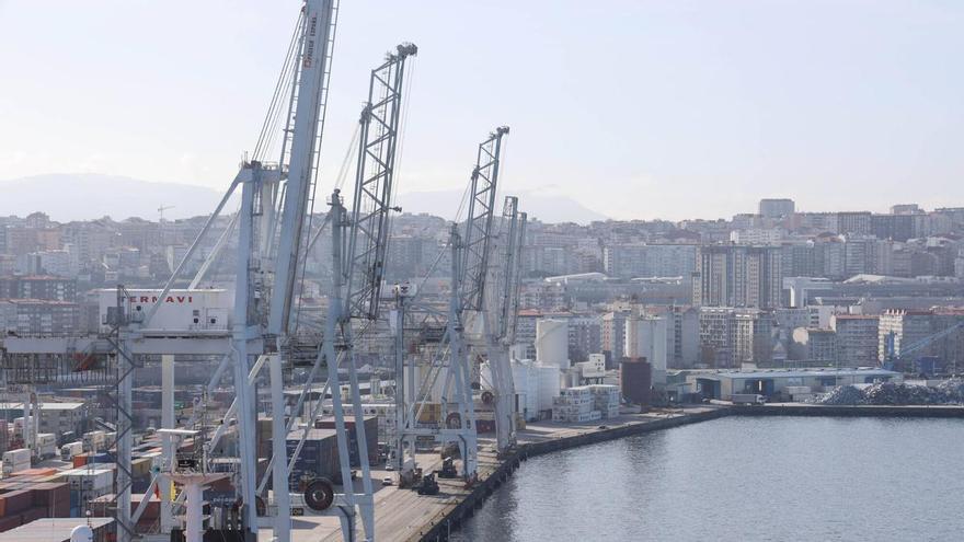 El Puerto avanza en la electrificación de los muelles de cruceros y contenedores