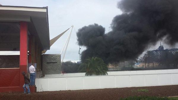 Incendio de una guagua en la Autovía