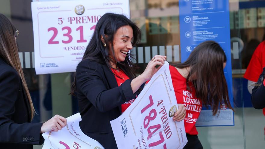 Así han celebrado el tercero, un cuarto y dos quintos caen en Loterías Castillo en Alaquàs