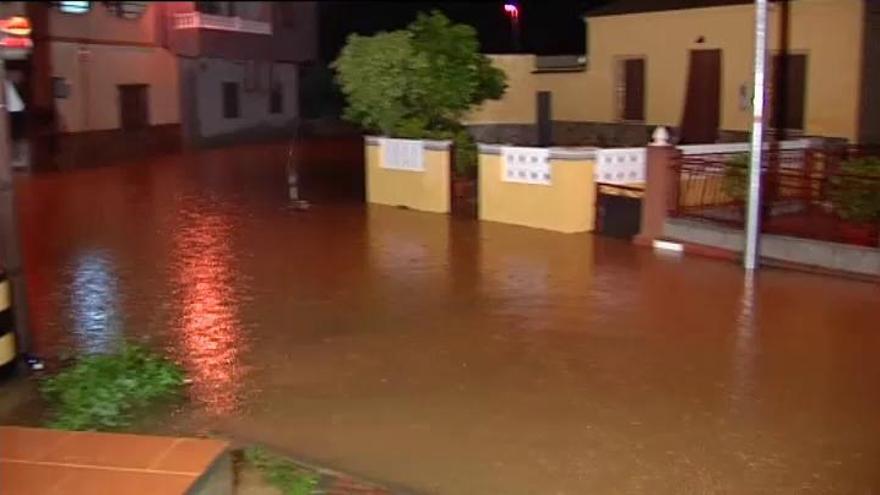 La localidad alicantina de Orihuela, inundada, tras caer más de 280 litros por metro cuadrado