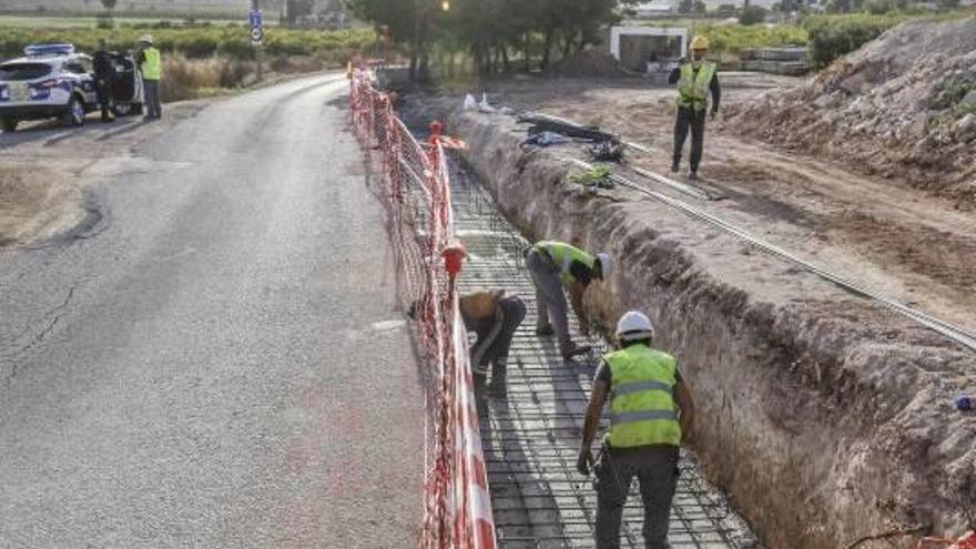 Vecinos de La Matanza exigen parar una obra ilegal que resta espacio a un vial