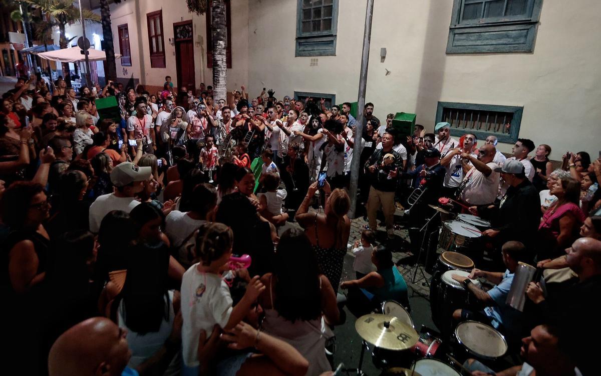Fiesta de principio de curso murguero y arranque Carnaval en Diablos Locos