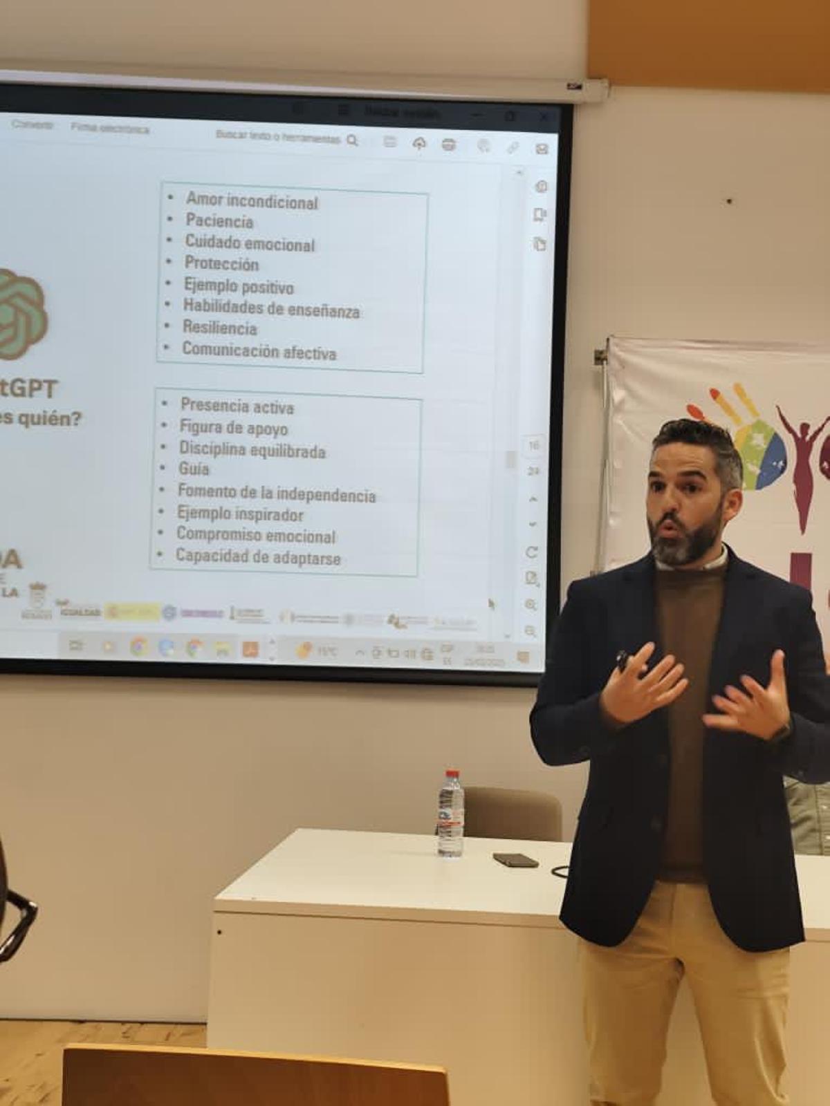 Manuel Tirado en su intervención.