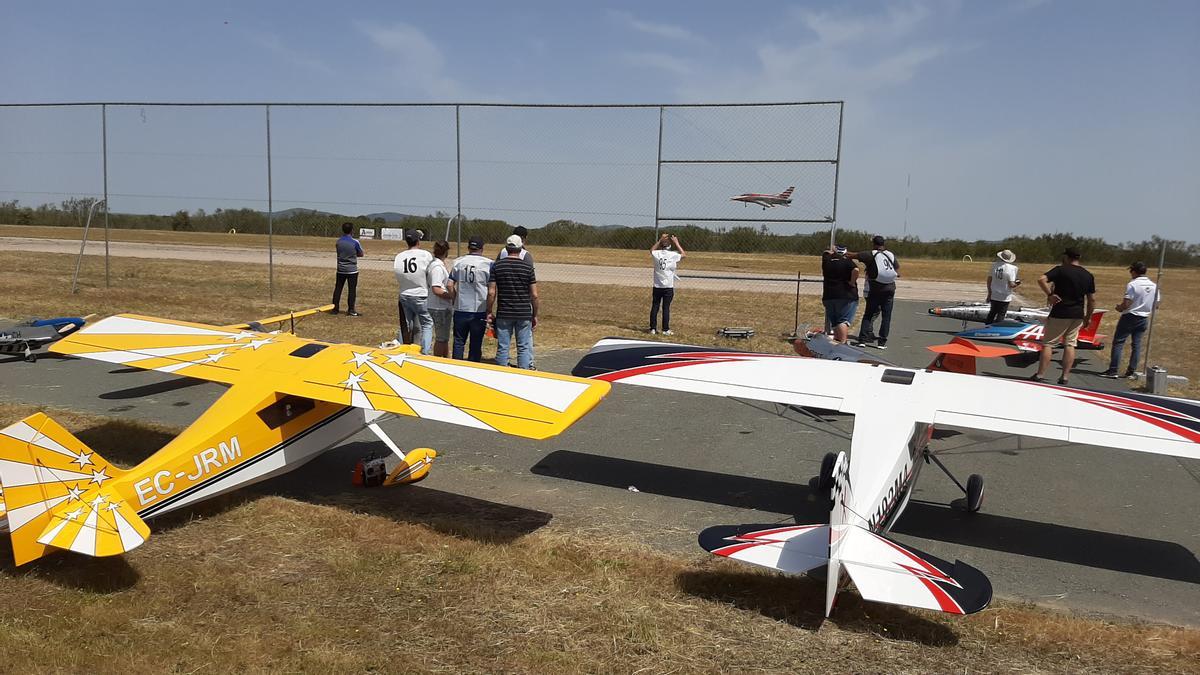 Concentración de aermodelismo: Bellota-Jet nunca en Cáceres