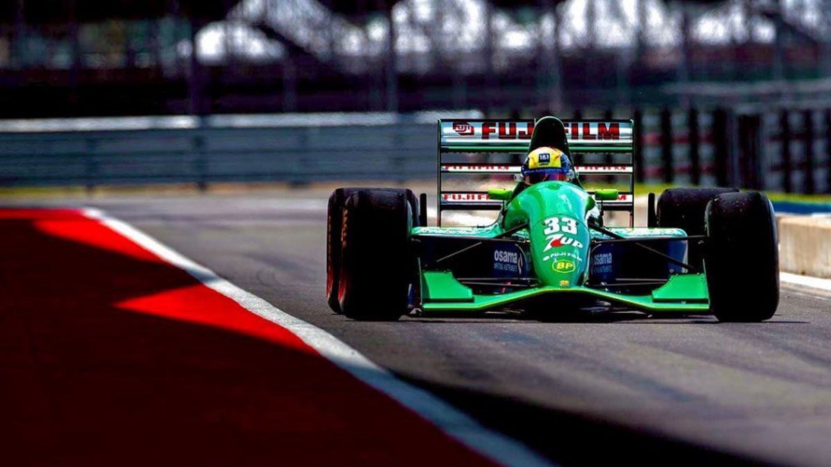 Mick, al volante del Jordan191 en Silverstone