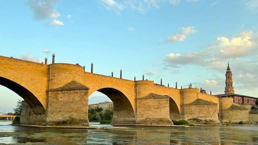 El Puente de Piedra de Zaragoza se cortará al tráfico para vehículos y peatones