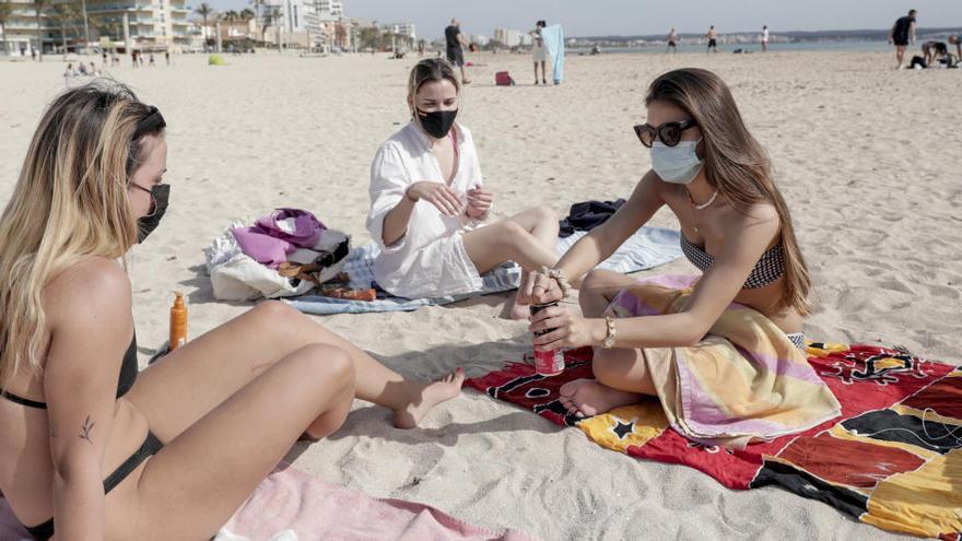 Entwarnung: Mallorca setzt Maskenpflicht am Strand aus