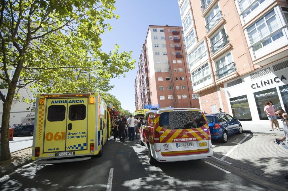 Todos los bomberos y la Policía Local han acudido al lugar de los hechos.