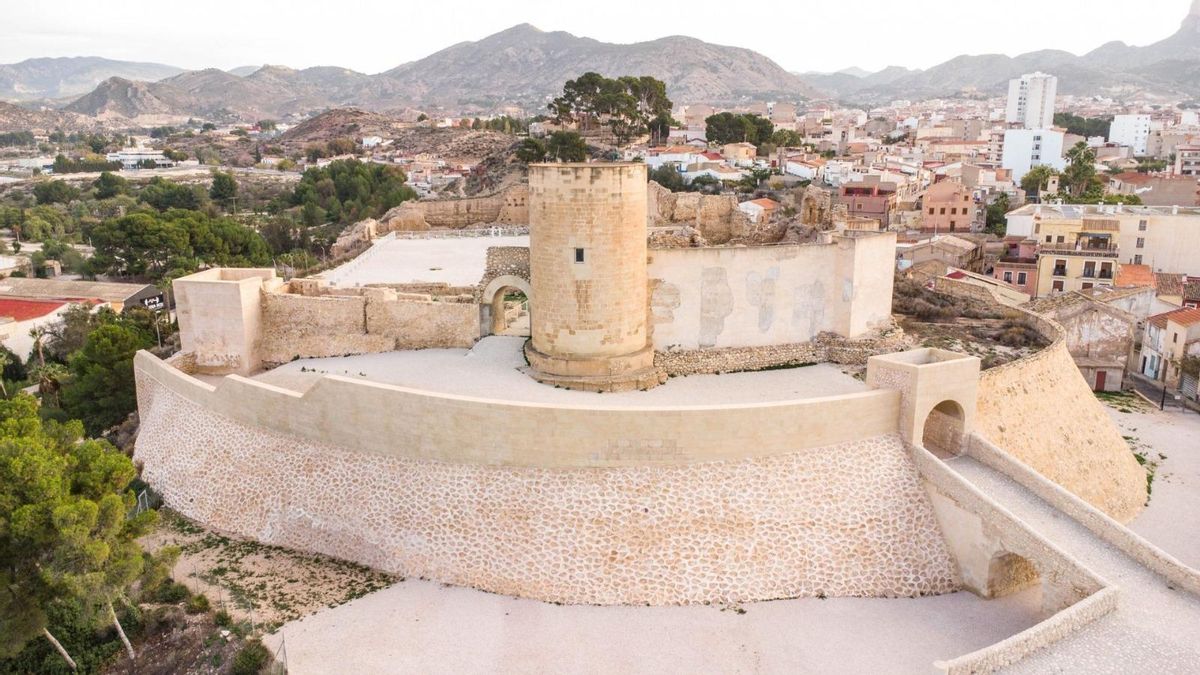 La ciudad de Elda sigue avanzando en la recuperación de su Castillo-Palacio, buque insignia de su oferta turística.