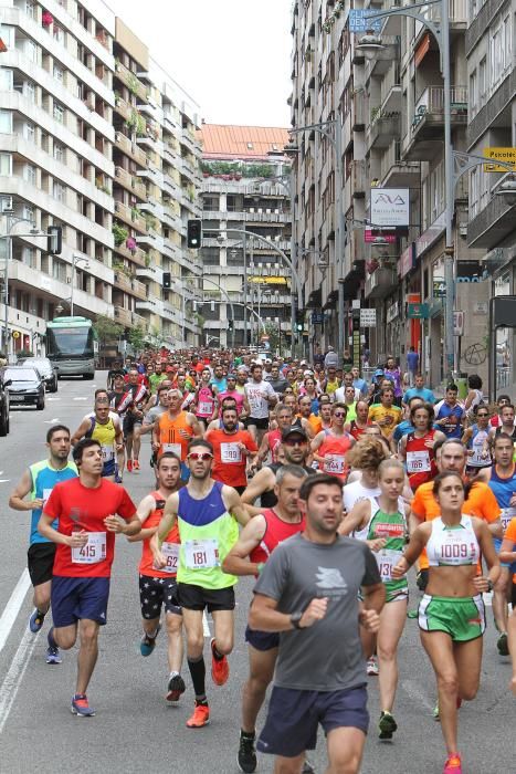 Más de 1.300 participantes tomaron la salida de la carrera popular en O Paseo