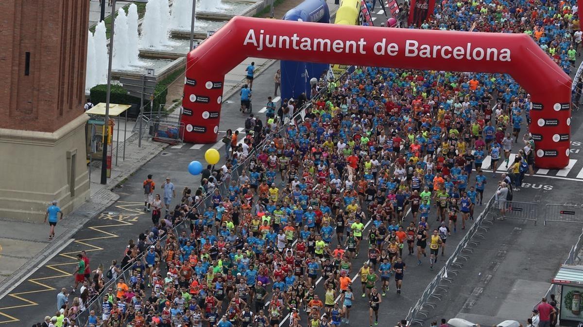 Salida de la Cursa de la Mercè desde la plaza Espanya.