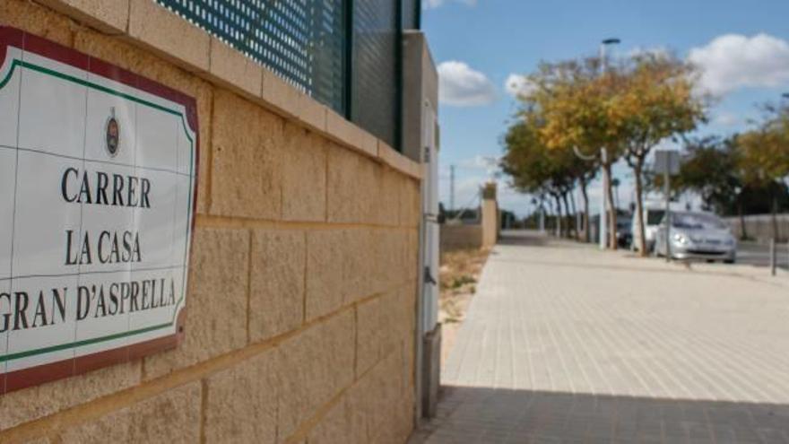 Una reivindicación vecinal pide cambiar el nombre de esta calle por el de Sempere y Alvarado.