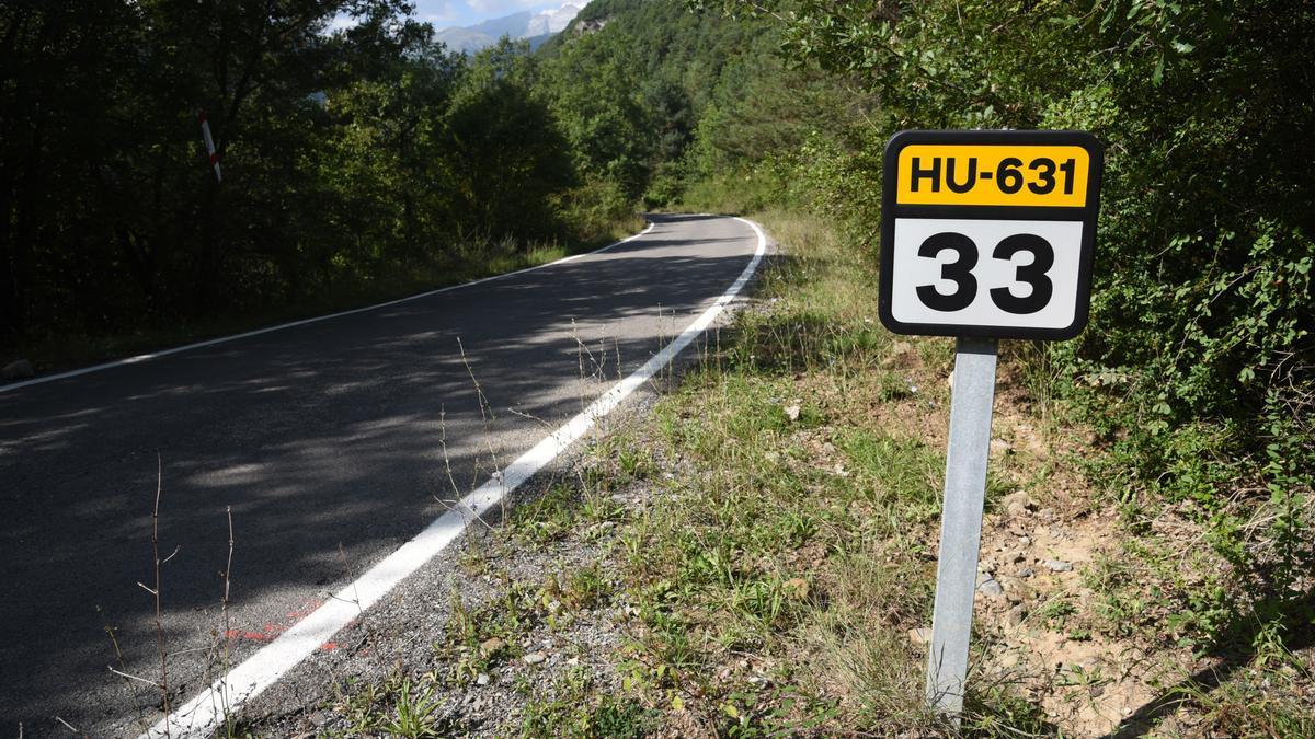 La carretera HU-631 afectada por las lluvias y que circula por el cañón de Añisclo