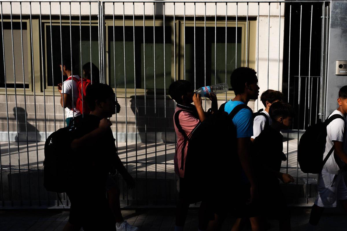 Alumnado de secundaria en un instituto de Barcelona, este martes.