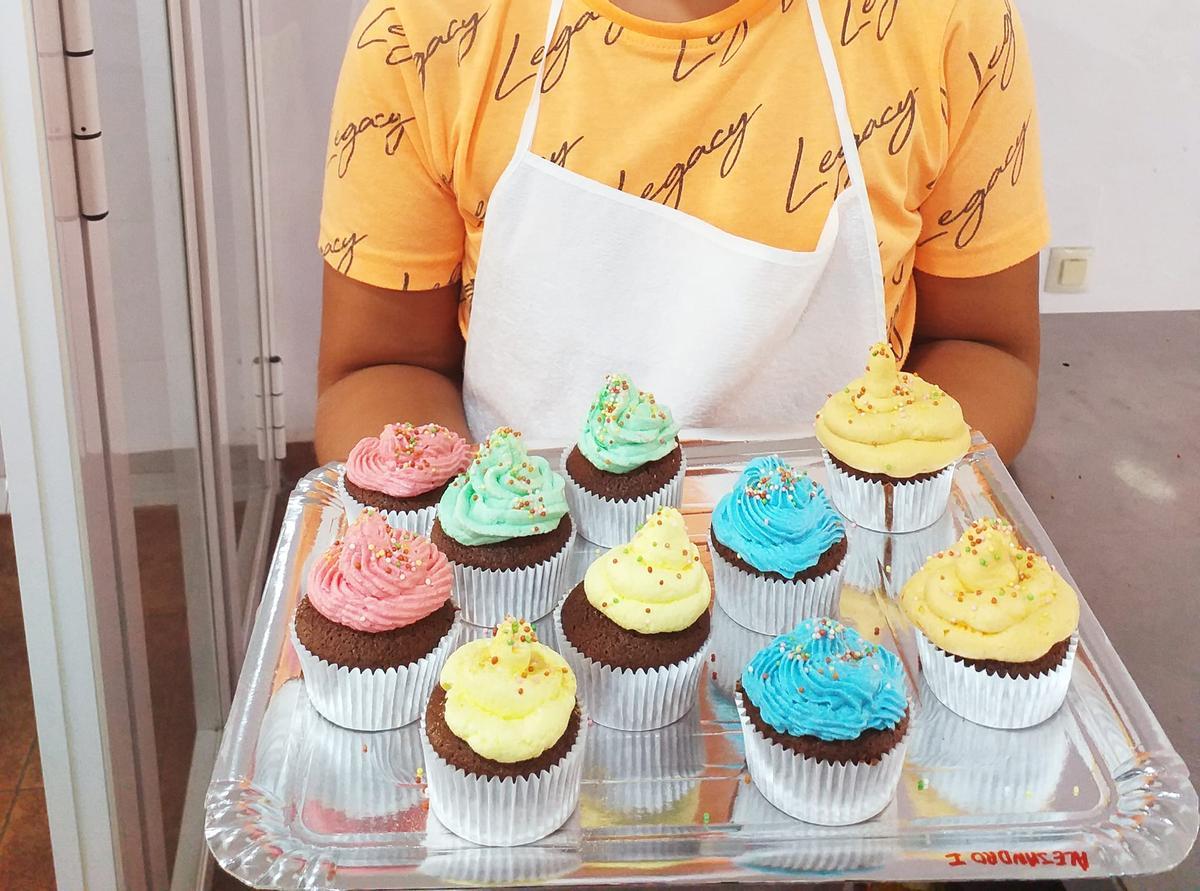 Una muestra de los cupcakes que han elaborado los niños en el taller de Almas Dulces.