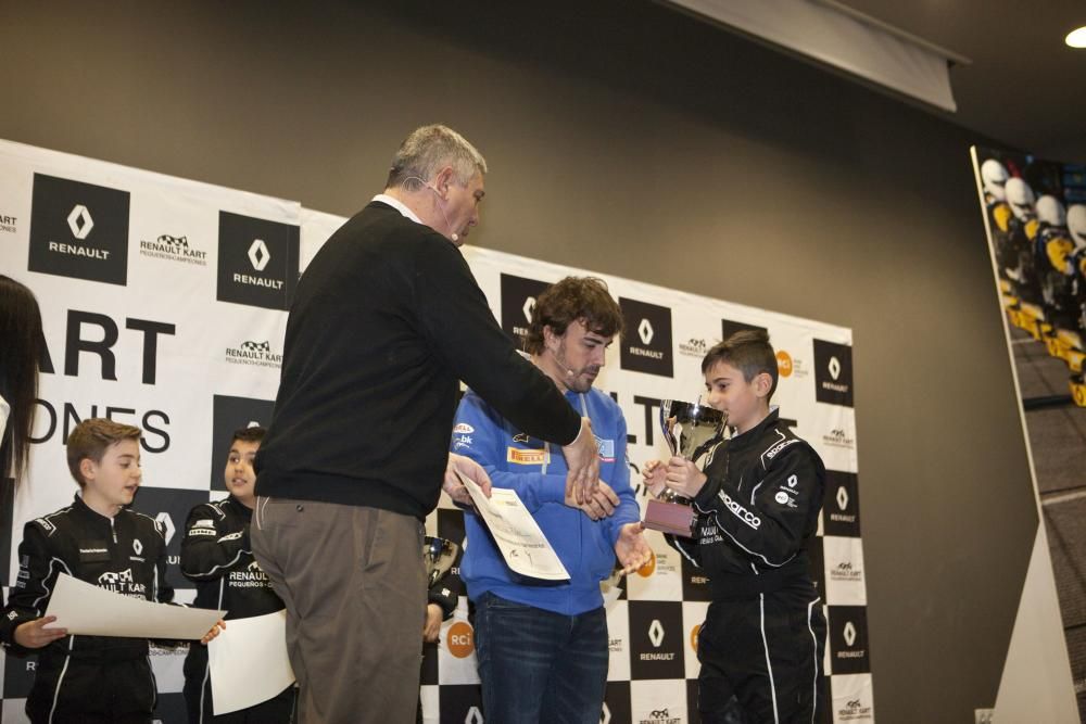 Fernando Alonso entrega los premios Reanult Kart