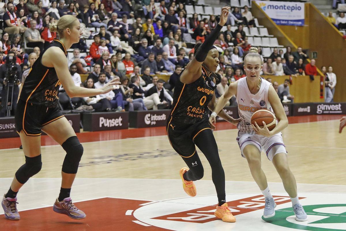 Girona. Pavello Fontajau. Partit basquet Spar UniGirona Galatasaray. Eurolliga.