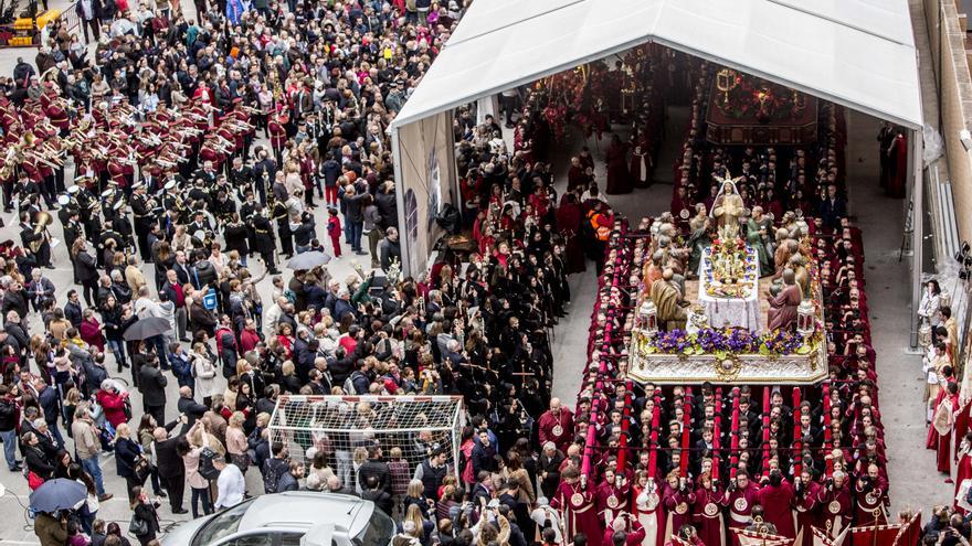 La procesión del Silencio cerrará el Jueves Santo en Alicante en el que participan cinco hermandades