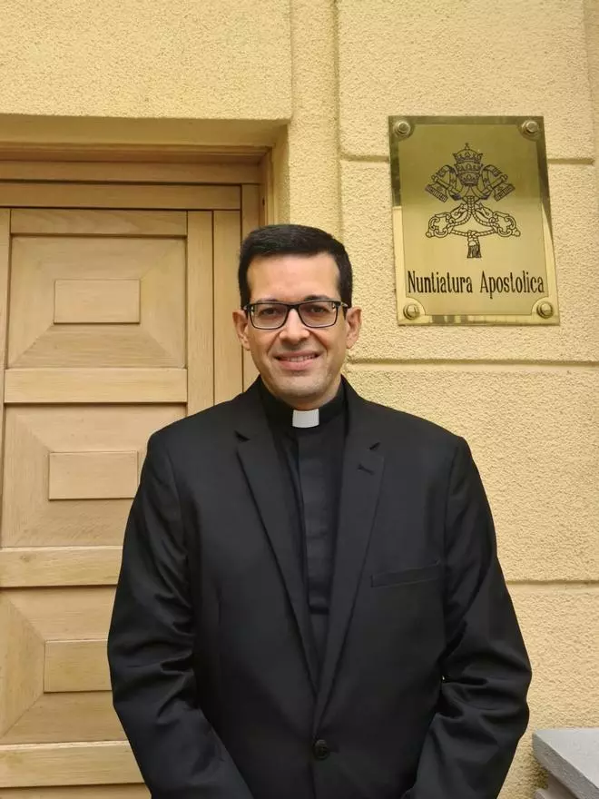 Un diplomático del Papa toma el relevo pastoral en Benifaió