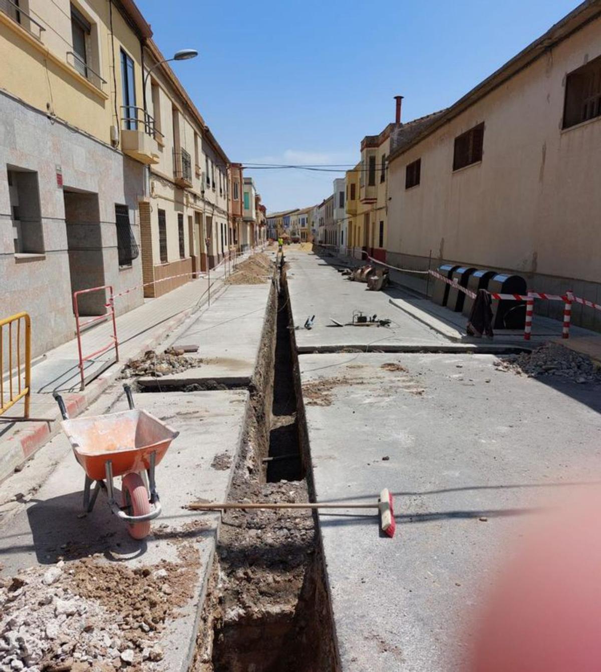 Obras de saneamiento de la calle San Martín. | SERVICIO ESPECIAL