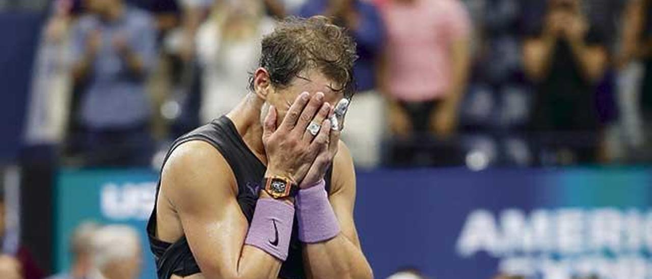 Nadal no puede contener las lÃ¡grimas nada mÃ¡s proclamarse campeÃ³n del Abierto de Estados Unidos.