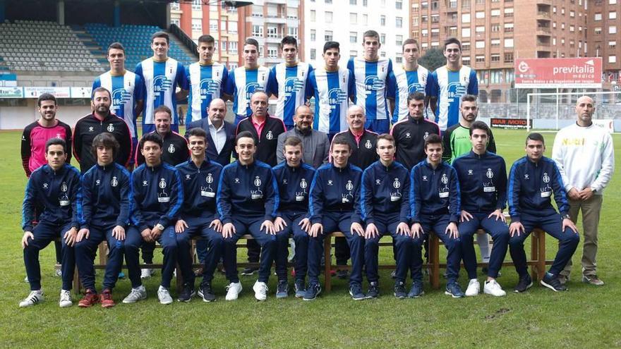 La plantilla del Avilés esta temporada.