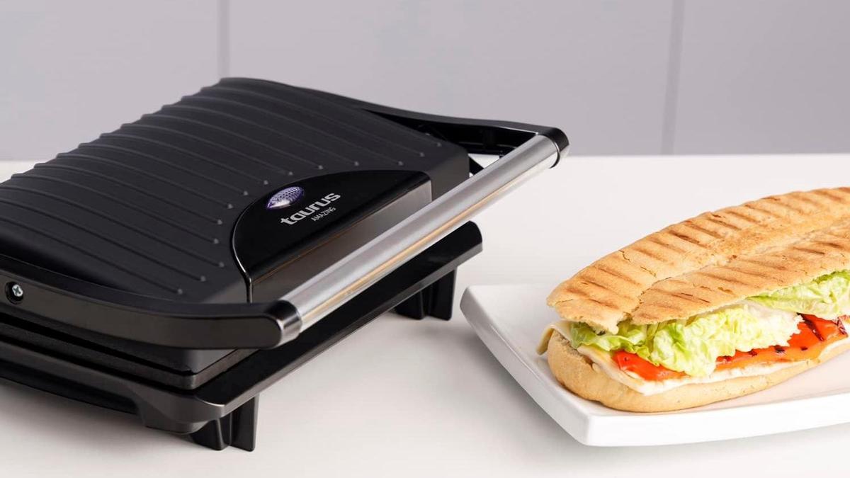 Taurus Amazing GR1700 - Sandwichera eléctrica de 700W
