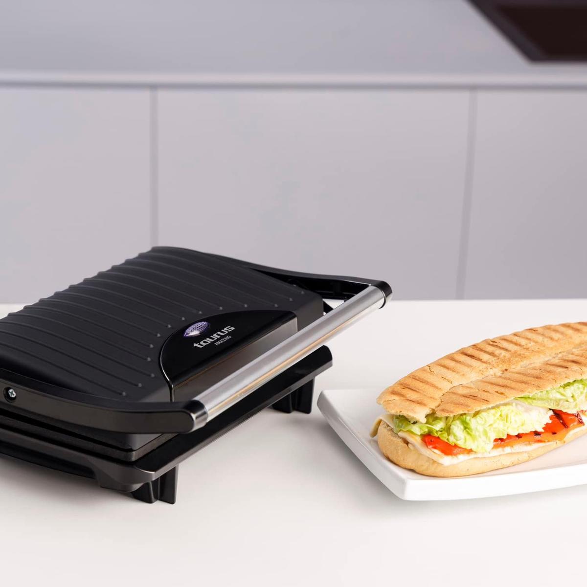 Taurus Amazing GR1700 - Sandwichera eléctrica de 700W