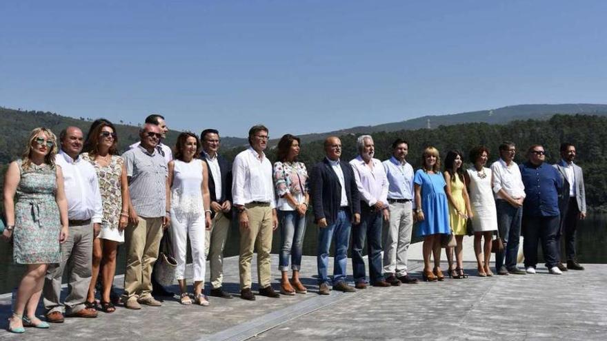 Candidatura del PP por la provincia de Ourense, con los líderes gallego y provincial.
