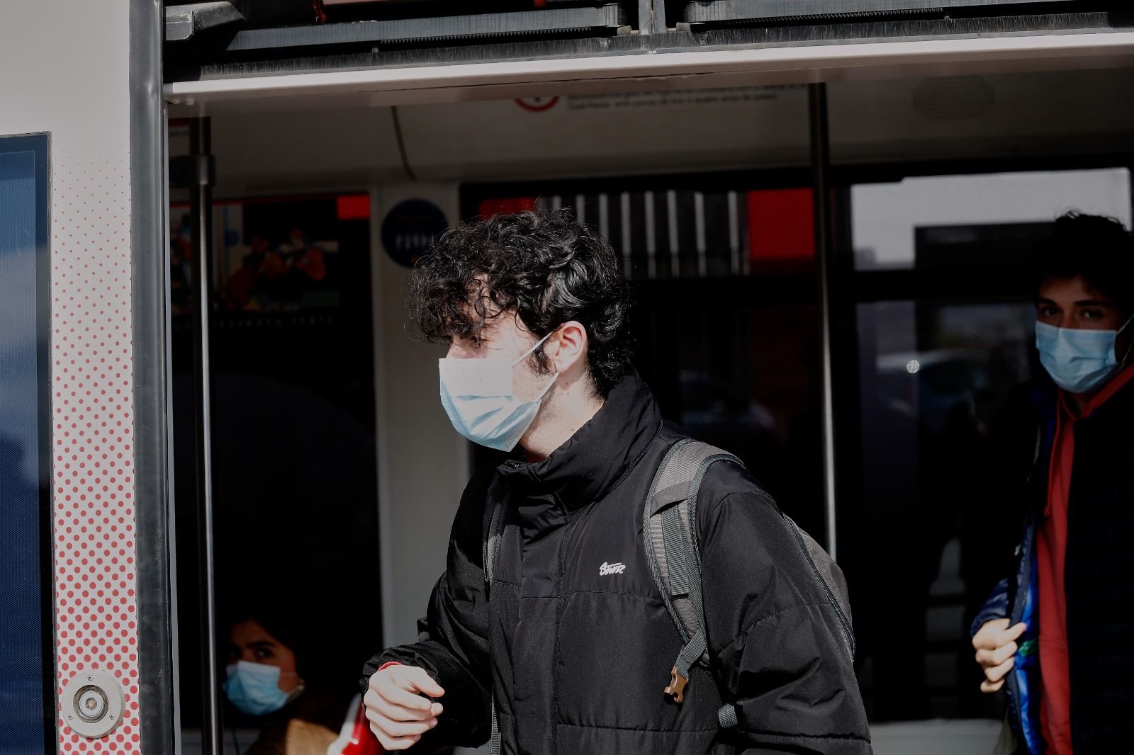 Último día con mascarilla en el transporte público