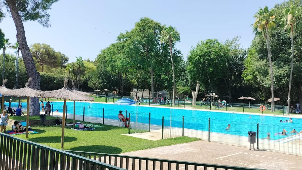 La piscina pública San Juan de Alcalá de Guadaíra (Sevilla)
