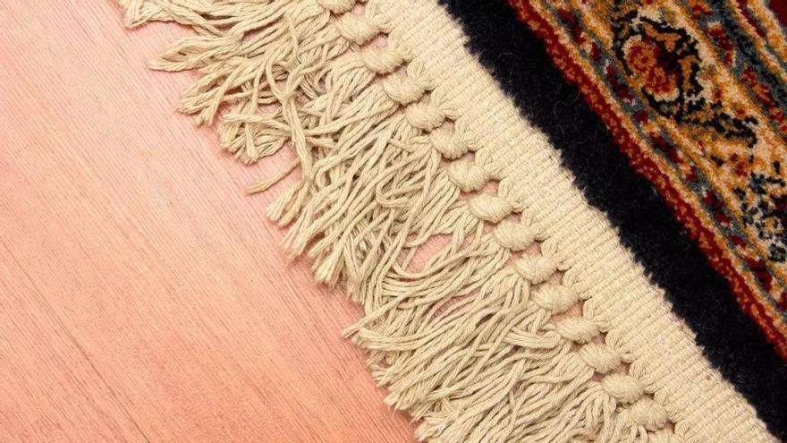 Adiós a las manchas en la alfombra: el truco para limpiarlas dependiendo de su material