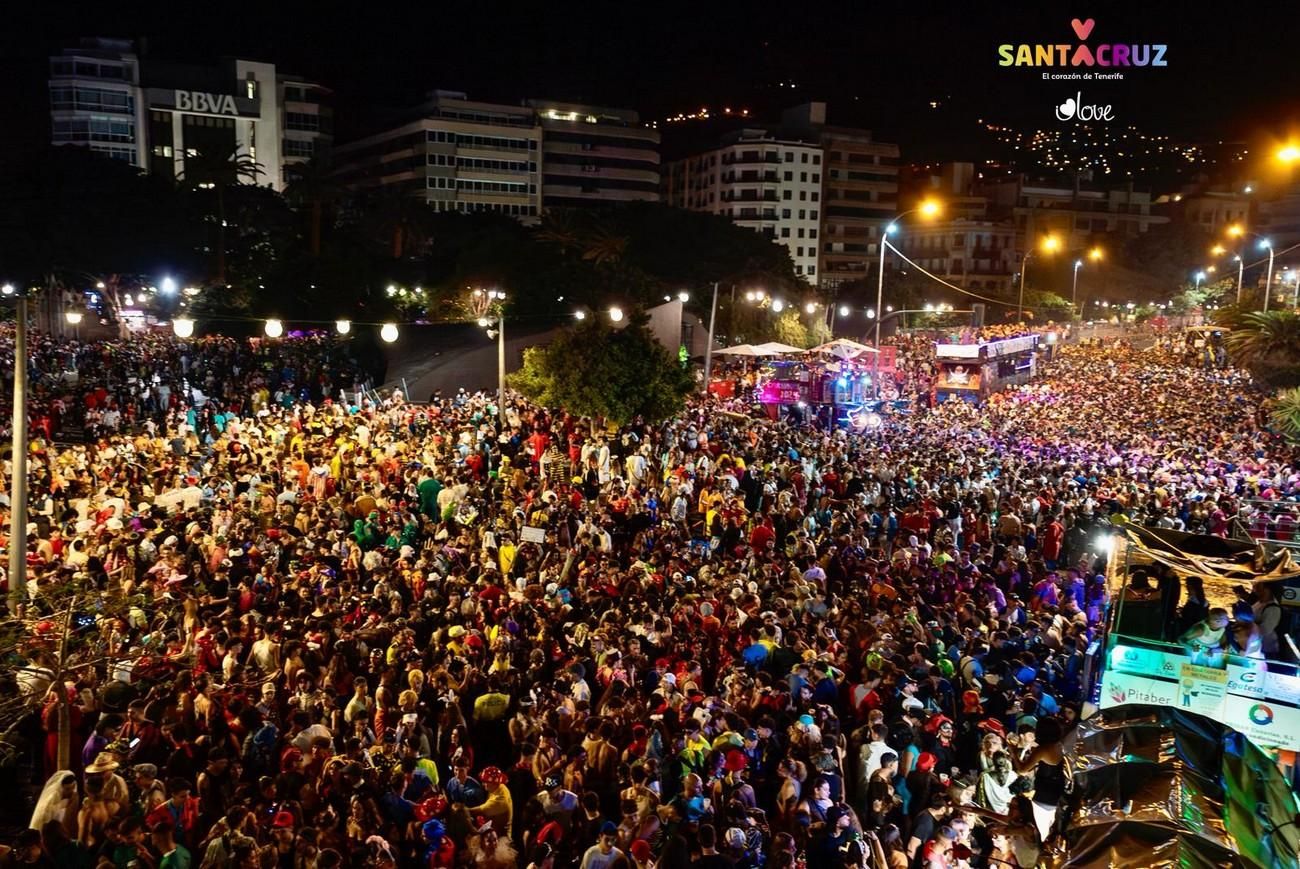 Sábado de Piñata: el Carnaval se cita con la historia en las calles de Santa Cruz