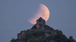 El eclipse lunar desde Hungría.