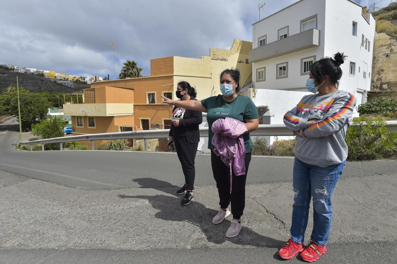 Familias de Barranco Seco afectadas por los malos olores