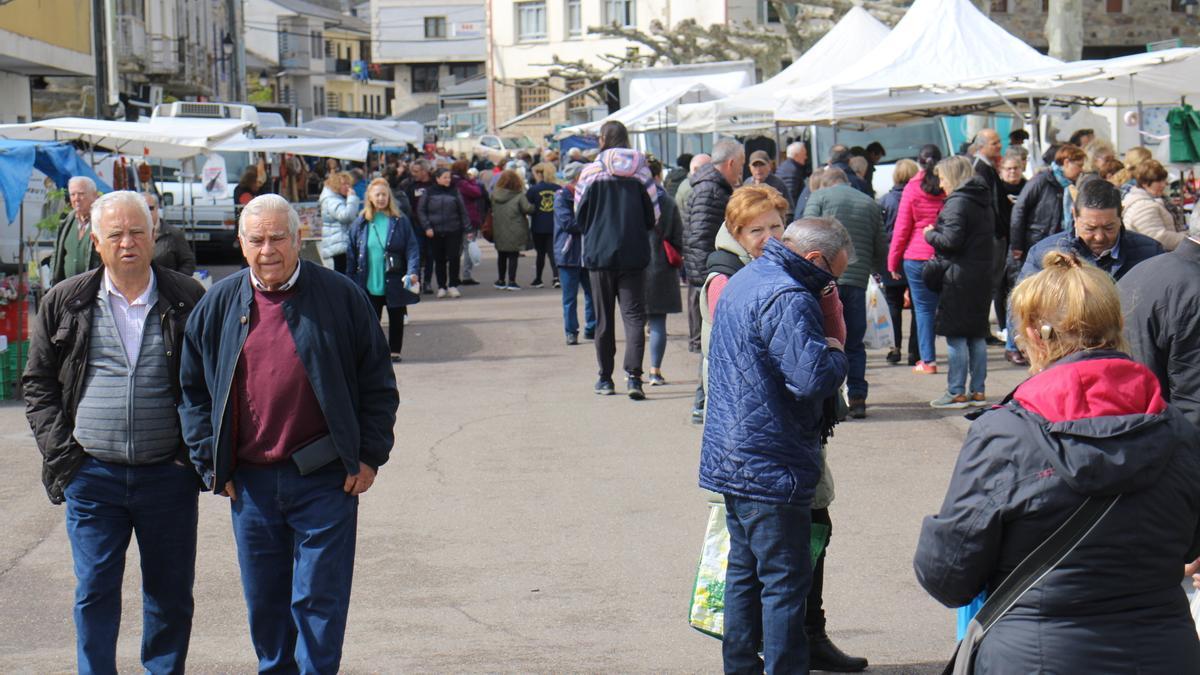GALERÍA | Lunes de Pascua festivo en el Puente de Sanabria