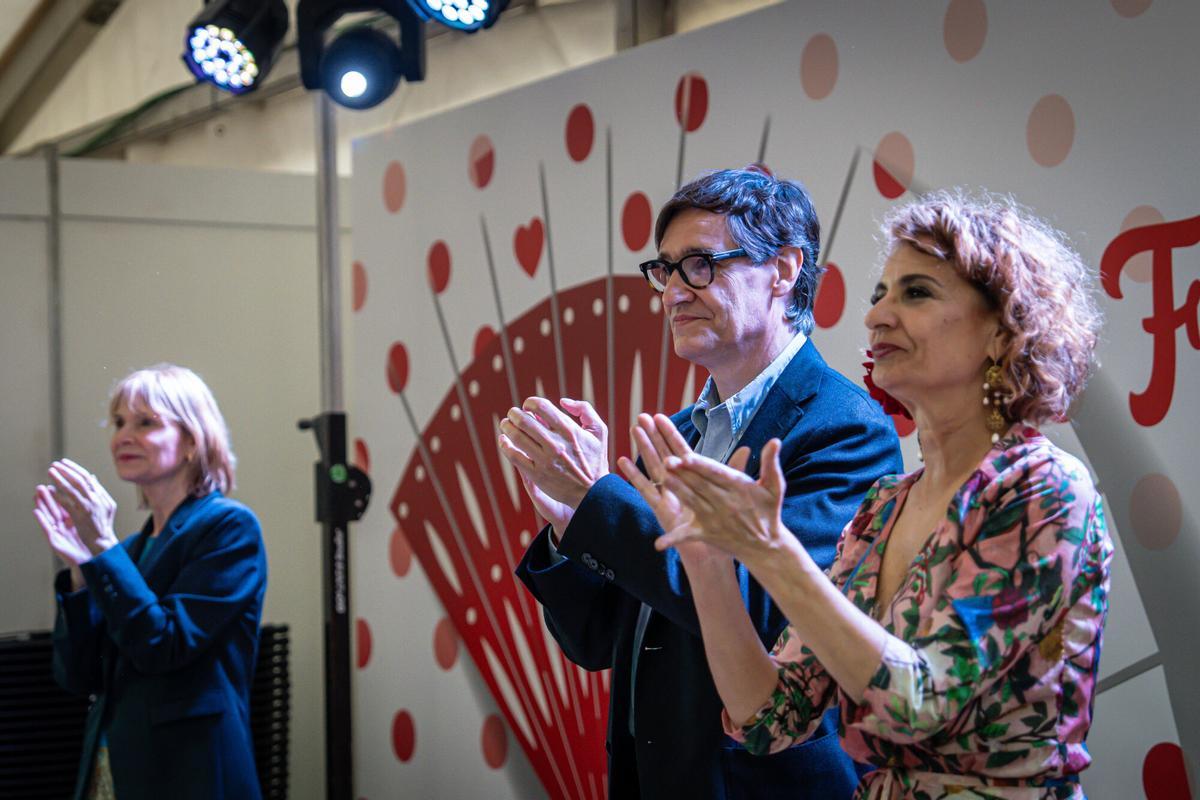 Barcelona 02/05/2025 Política. Este viernes 2 de mayo, el Primer Secretario del PSC y President de la Generalitat, Salvador Illa, y la Vicepresidenta Primera del Gobierno de España y Vicesecretaria General del PSOE, María Jesús Montero, visitarán la Feria de Abril de Cataluña. AUTOR: MANU MITRU